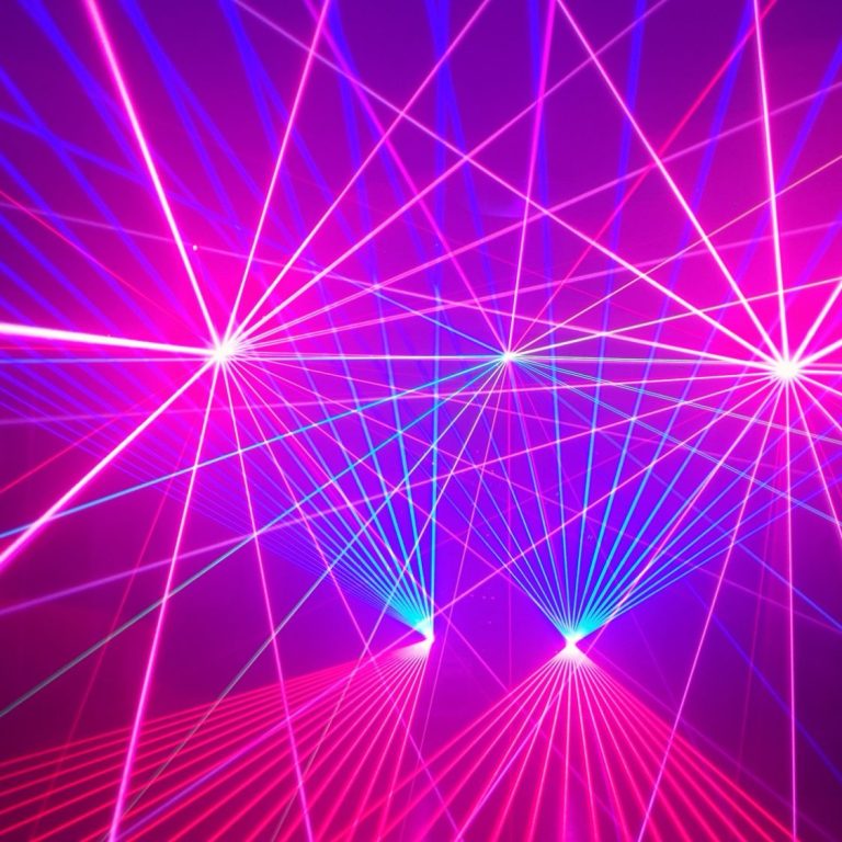 Laserstrahlen aus 5 Lasern mit sehr schönen Rottönen